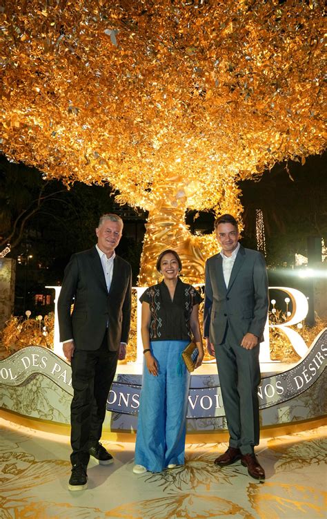 dior makati|Christmas 2023: Dior tree unveiled at Makati mall.